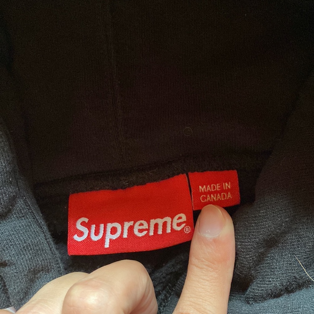 Supreme Hoodie - Picture 3 of 4